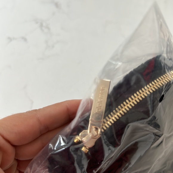 Lululemon Everywhere Fleece Belt Bag Black - Picture 13 of 13